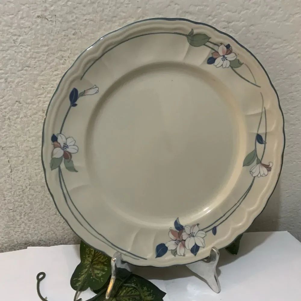 Epoch Stoneware Apple Blossom 12" Round Serving Platter Chop Plate Retired Pat